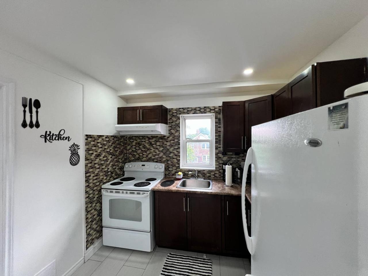 #1 Convvy-Nient Residence! โตรอนโต ภายนอก รูปภาพ