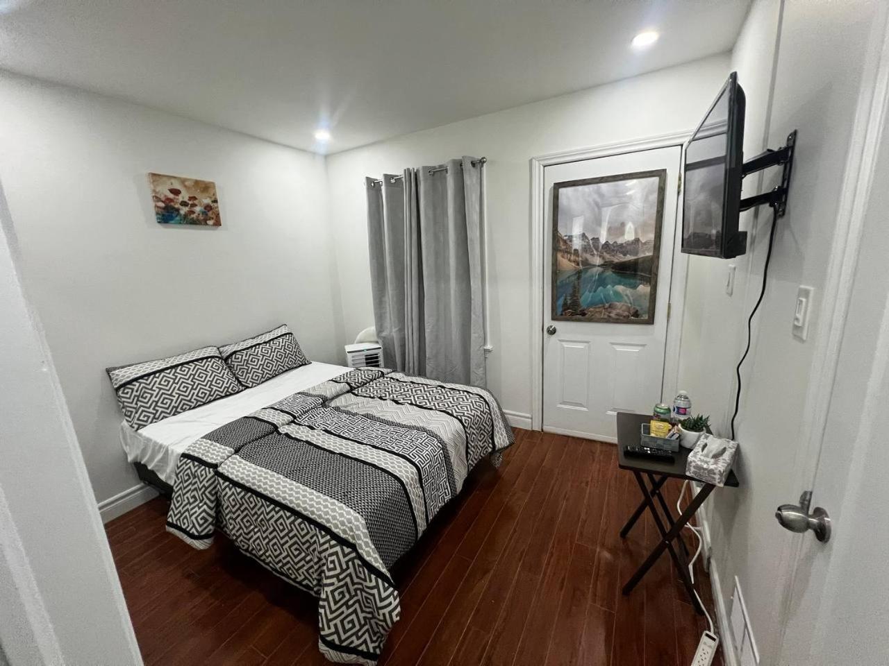 #1 Convvy-Nient Residence! โตรอนโต ภายนอก รูปภาพ
